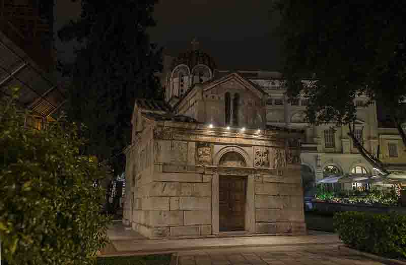 168 - Grecia - Atenas - iglesia de Theotokos Gorgoepikoos - imagen nocturna